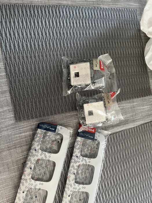 Петорна Рамка за ключове и контакти Легранд Allure