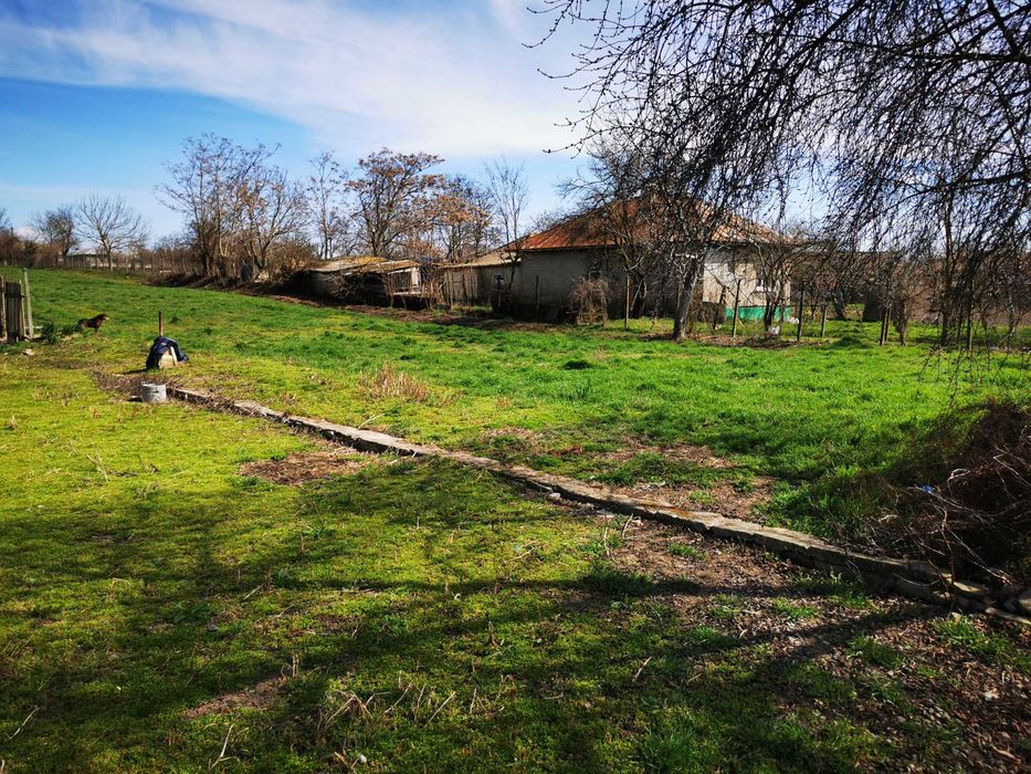 Casa batraneasca cu teren