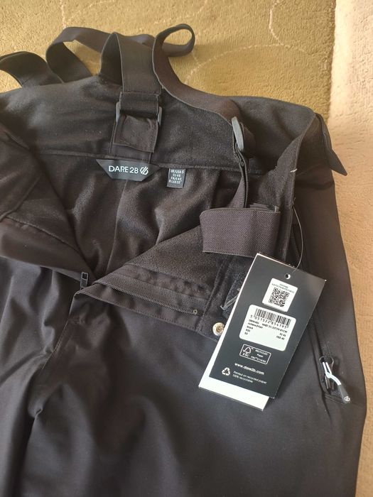 Vând pantaloni de ski pentru bărbați Dare2b, noi, cu etichetă.