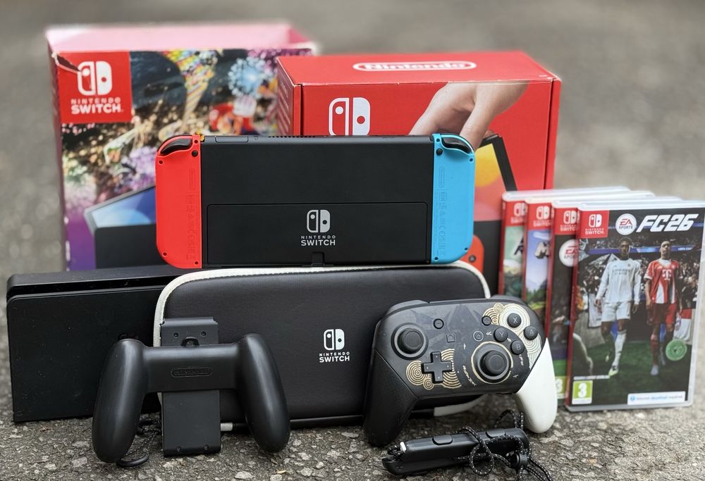 Конзола Nintendo Switch OLED + игри + Pro Controller + кейс