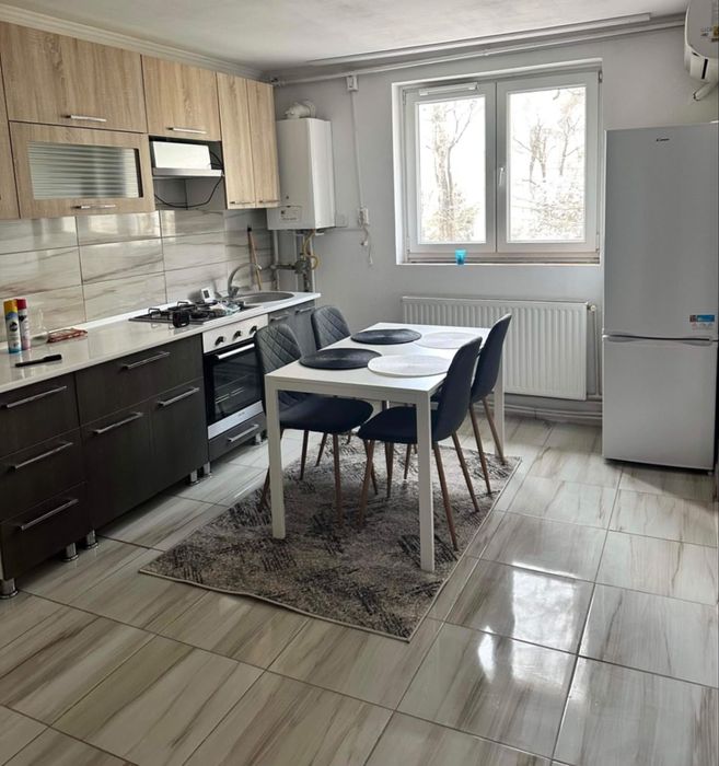 Vand apartament 3 camere Baicului