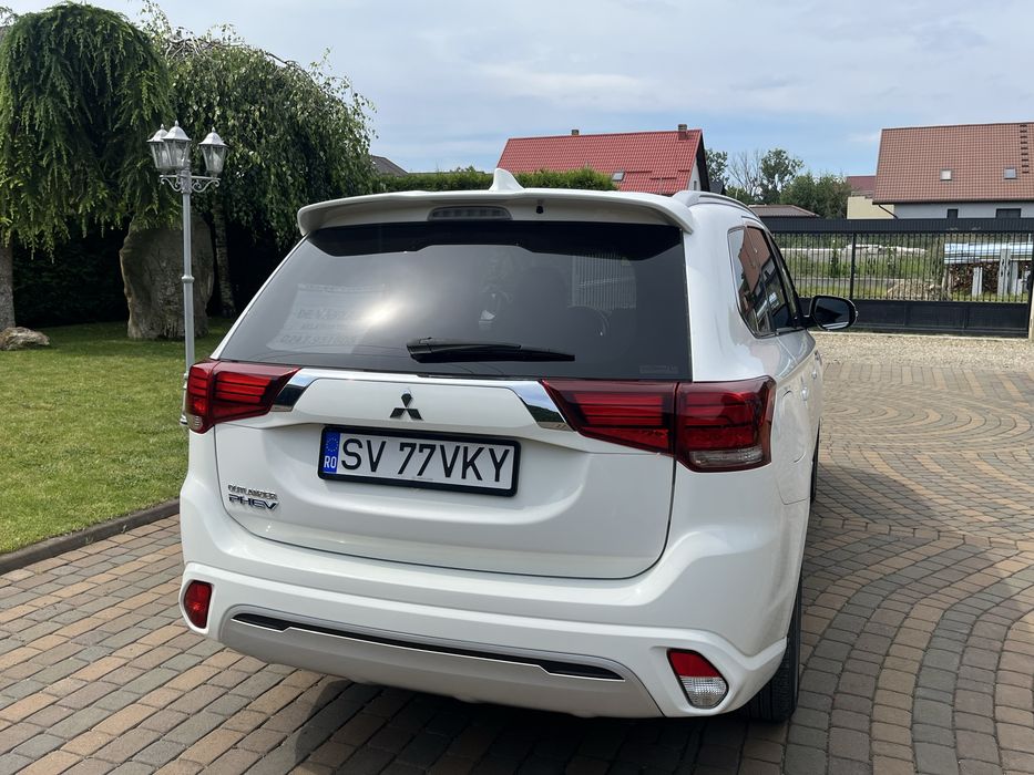 MITSUBISHI Outlander 2021 — imagine 3