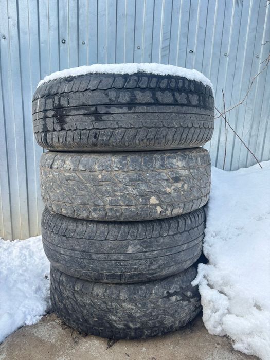 Продам шины R17 265/65