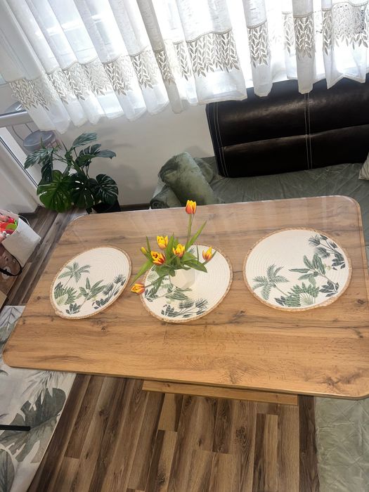 Трапезна маса за