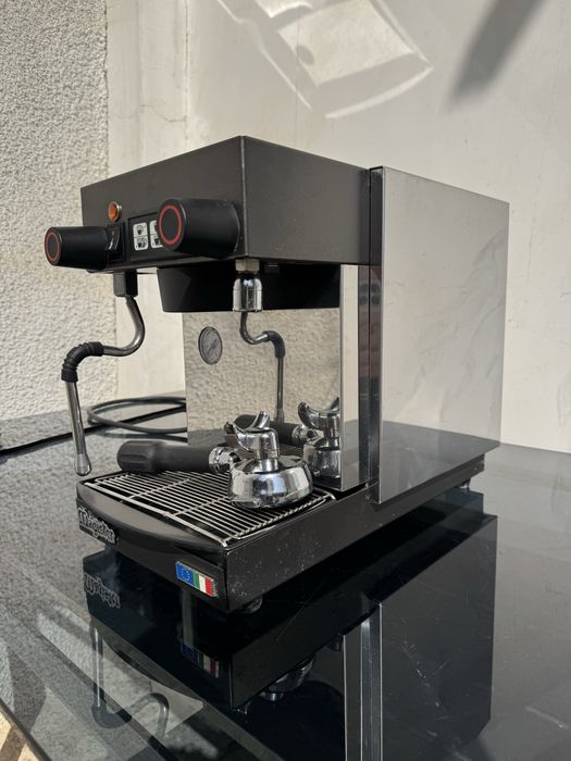 насияга Кофемашина Magister ES40 Automatic Version