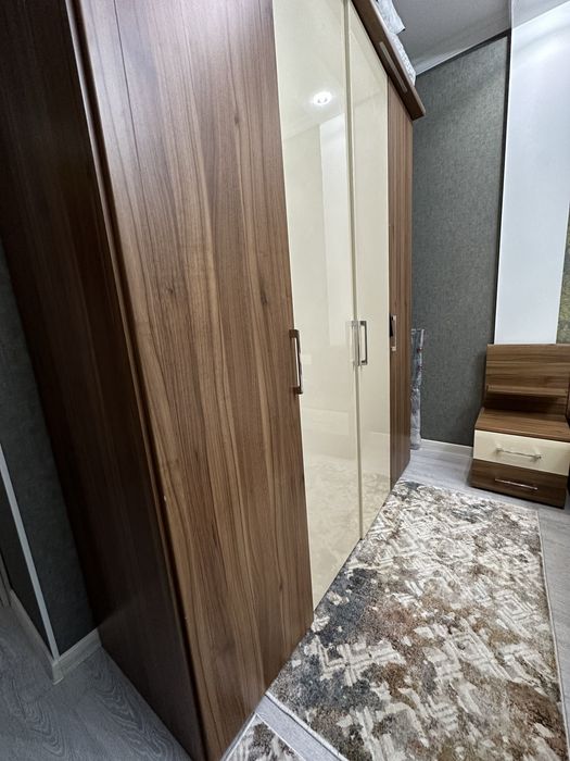 Продается спальный гарнитур