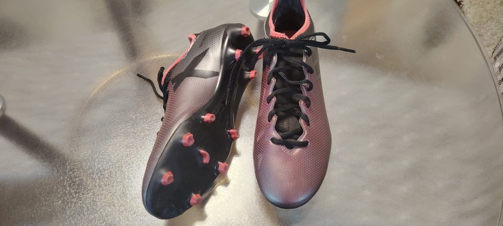 Adidași fotbal cu crampoane Adidas 43, nepurtati.