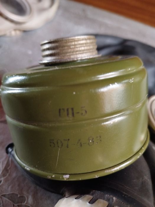 Продам два противогаза