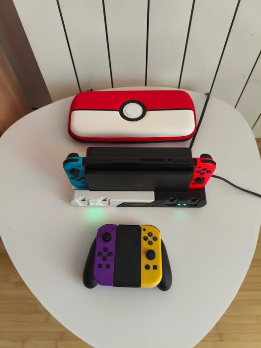 Игрова конзола Nintendo Switch Oled комплект