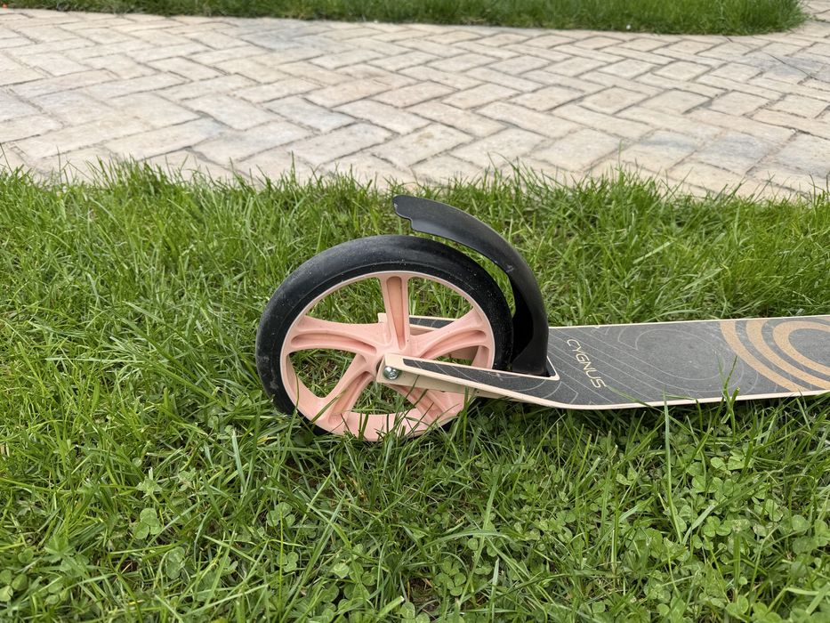 Trotineta  fete, Hervis