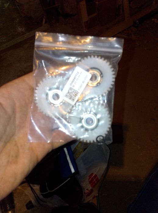 Продам шестерни криво зубые