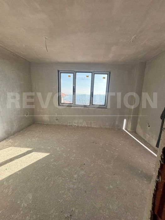 Двуетажна къща в с. Гурмазово