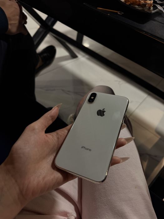 Продам iPhone X  Телефон в хорошем состоянии, работает отлично.