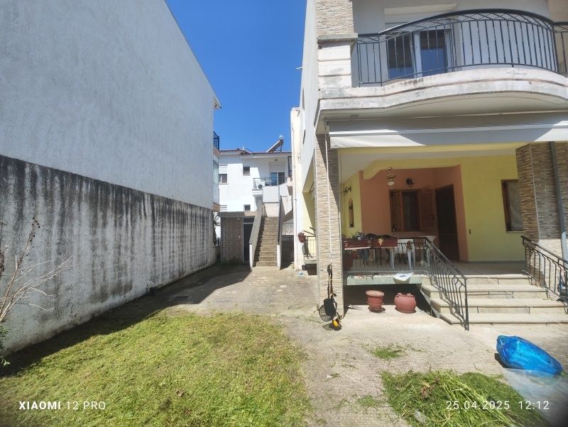 ПРОДАВА! Самостоятелна къща в Паралия Офринио