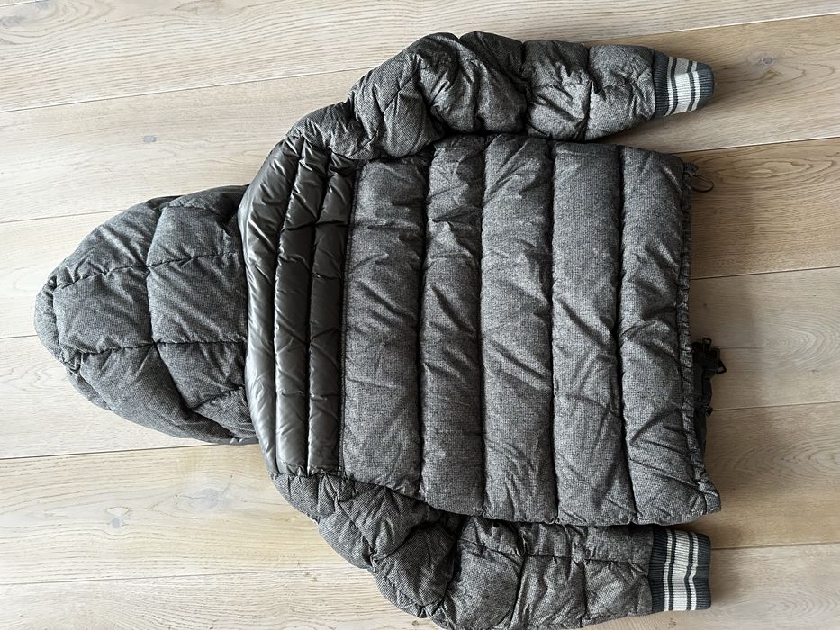 Зимно много топло яке оригинално на Moncler