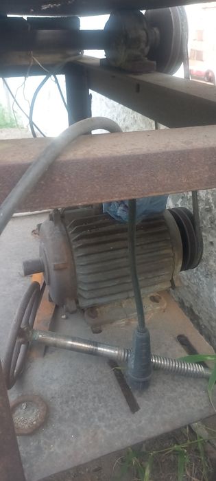 Продам Циркулярку в хтс на 220 и 380 вольт