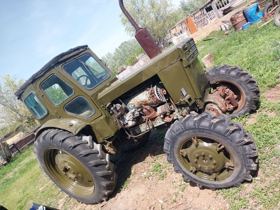Срочно продам трактор + косилка .грабли.