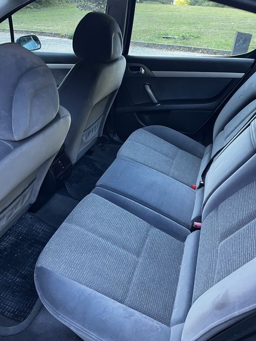 Peugeot 407 sedan