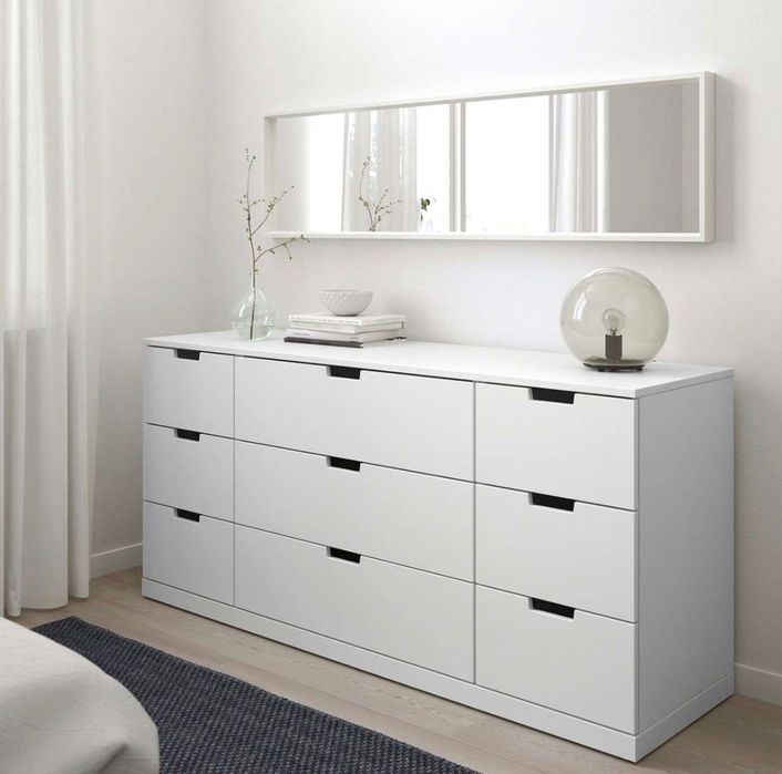 Vând comoda Ikea