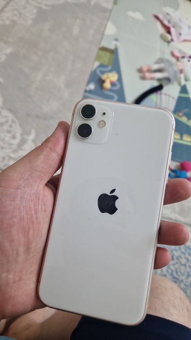 Продам Айфон 11 белый