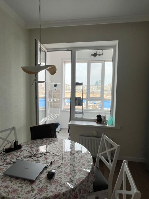 Навесной красивый светильник