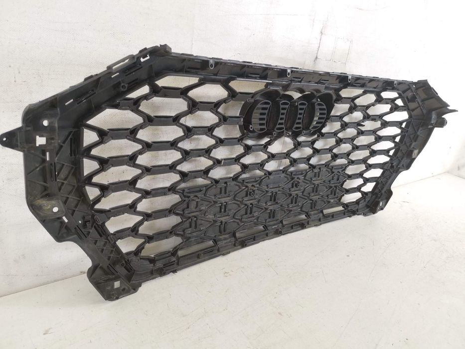 Ауди Кю3 / Audi Q3 F3 S-Line Оригинална предна решетка на радиатора в