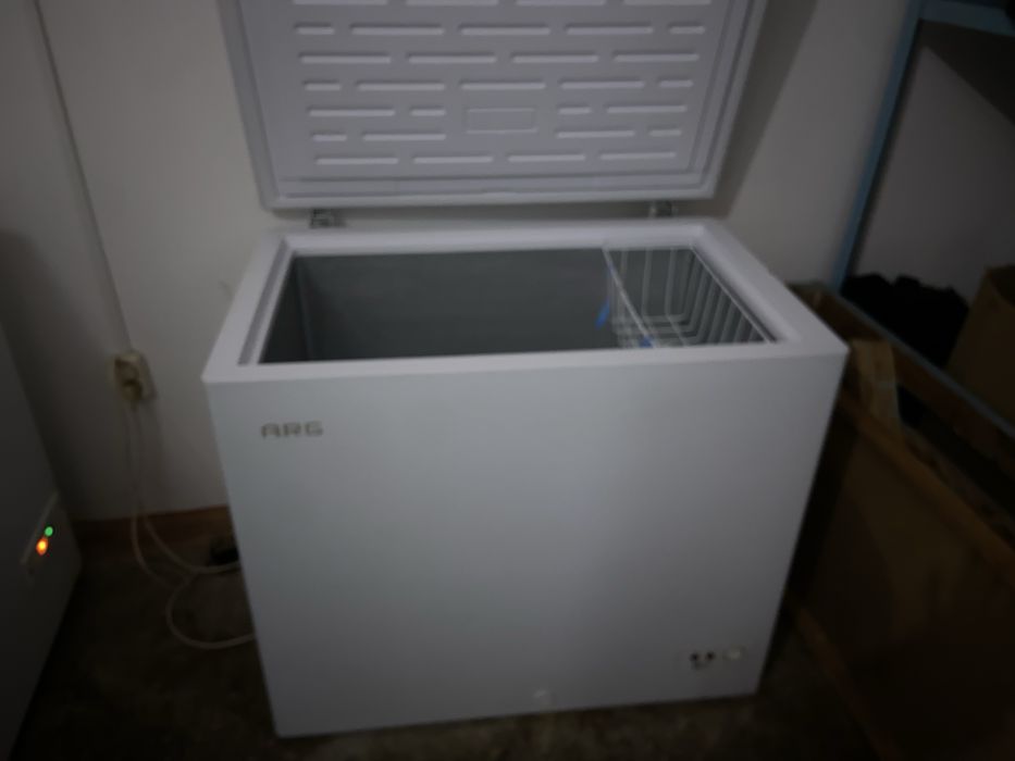 Продам морозильник