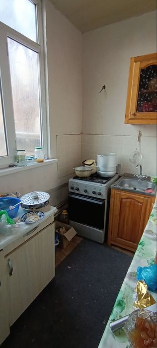 Срочно продам 2 комнотная квартира 11 квартал Учтепинский район