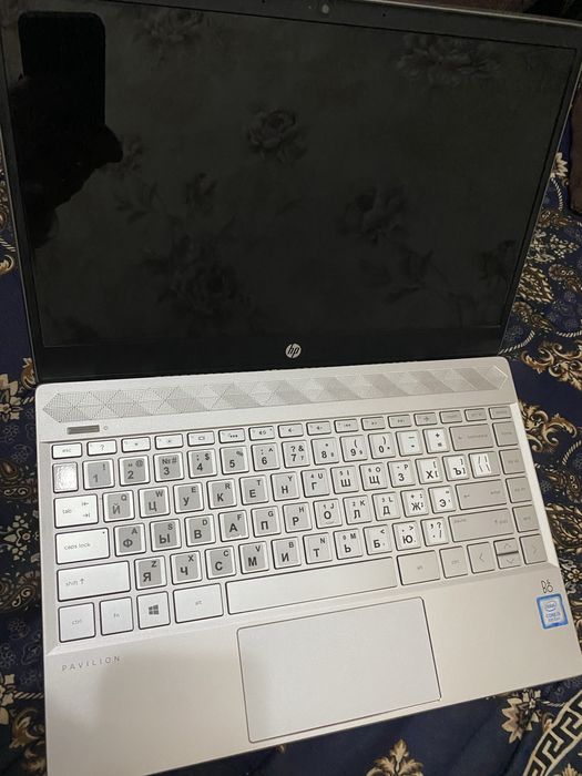 B/u hp pavillion 13 noutbok sotiladi srochna