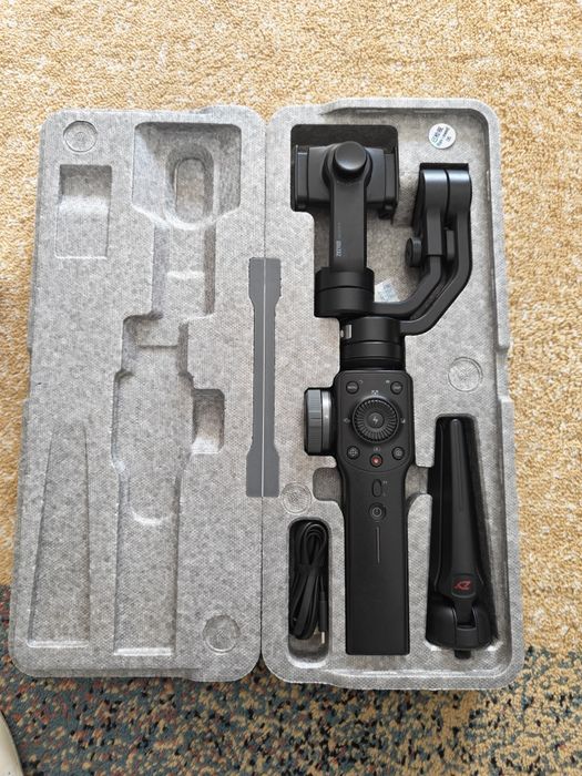 Zhiyun Smooth 4.