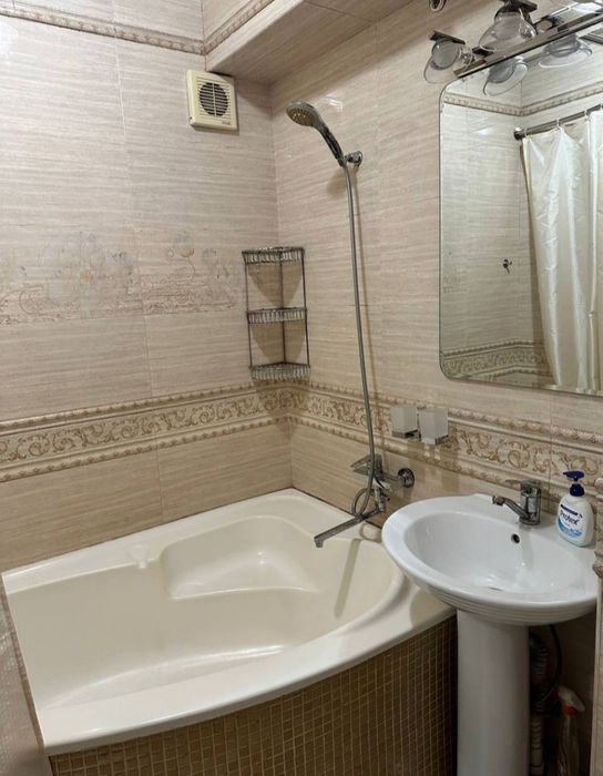 Продаю. Чиланзар 23 квартал. Площадь 86 квадратов