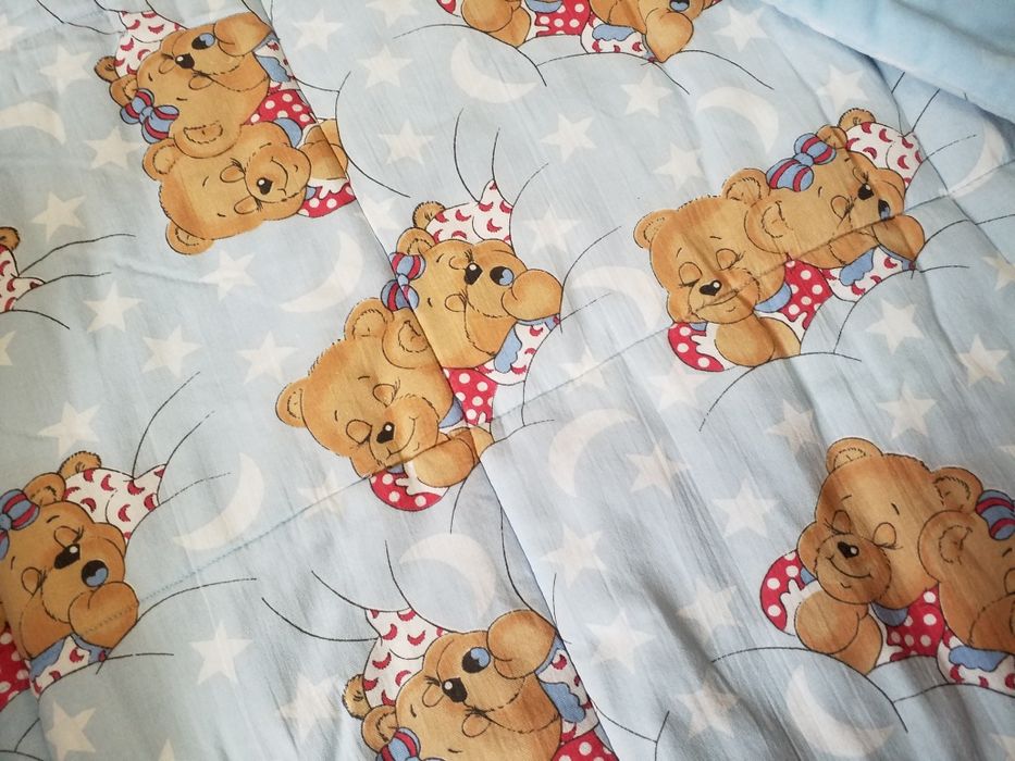 Бортики и одеяло в кроватку