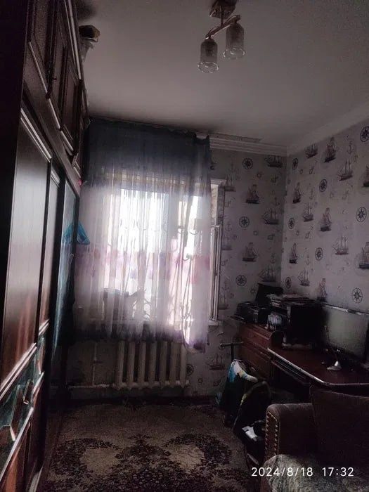 Срочно Продаётся Бабур 3/9/9 с мебелью техникой ремонт средний !