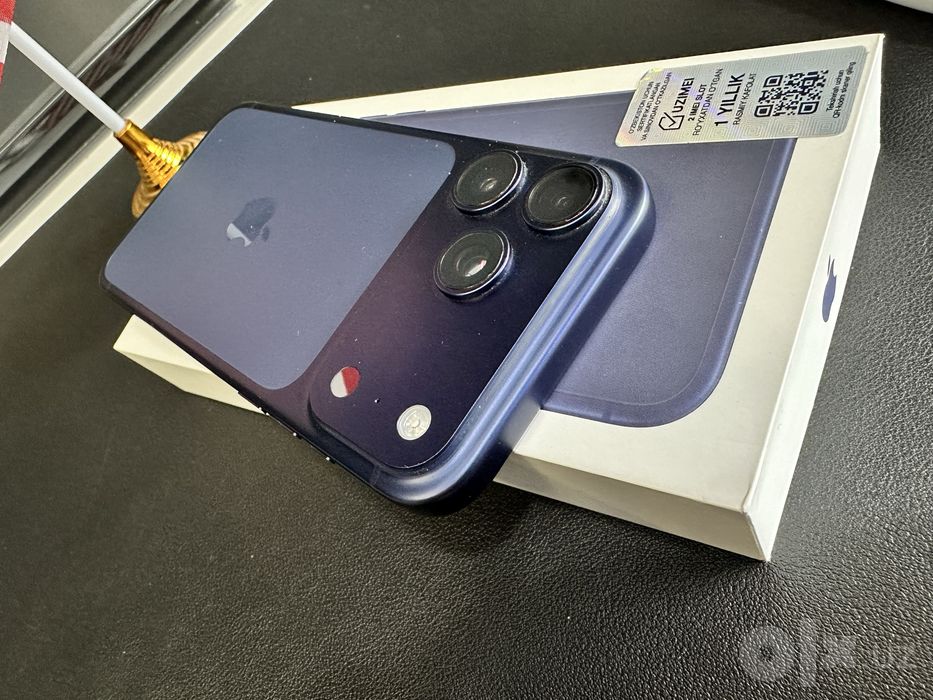 Продам iPhone 17 pro max 256g bat 100% sim+ysm 184 sk 1280$