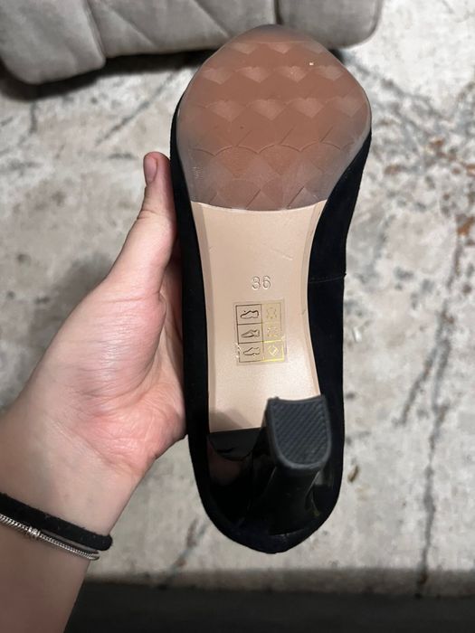 Продам женские туфли