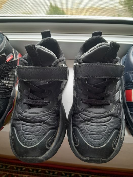 Красовки 30 размер 25.000 за каждый пару