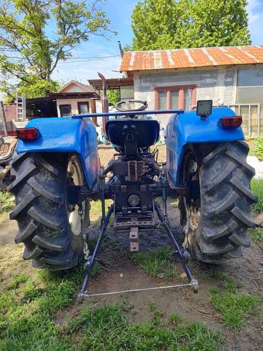 Tractor Universal UTP 445 DT 4x4