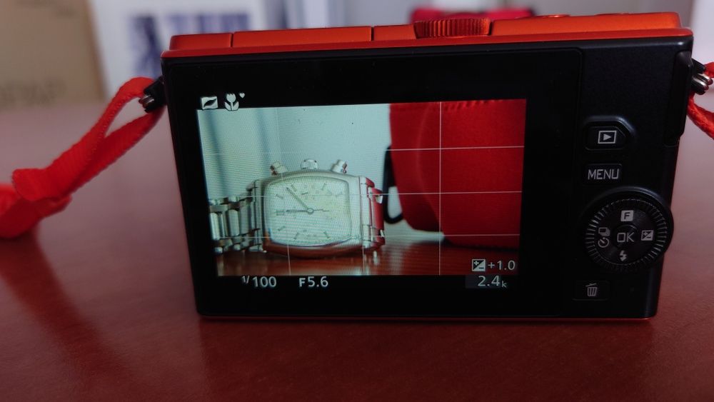 Nikon 1 J4 cu obiectivul 10-30 PD Zoom