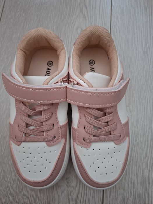 Adidași Roz mărimea 30