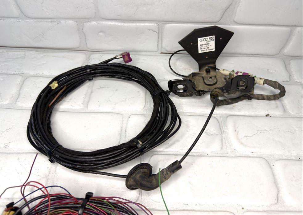 Комплект антена AUDI A6 A7 4G 4G0035502 8V0035507