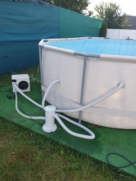 Vând piscina cadru metalic cu pompa pt încălzirea apei , lungime 610m și lățime 3,75 m