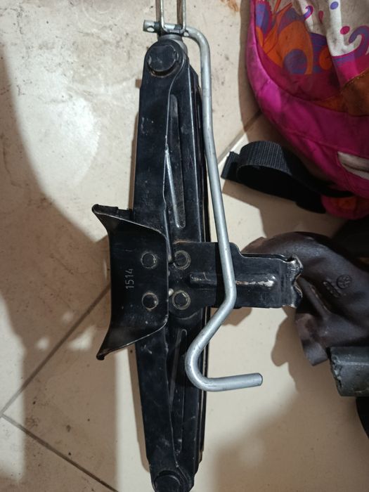 Домкрат механический