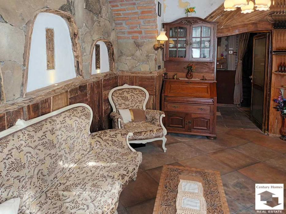 Продава се Тристаен апартамент в Велико Търново, Център - 55 кв.м за 1310 €/кв.м - Снимка #1