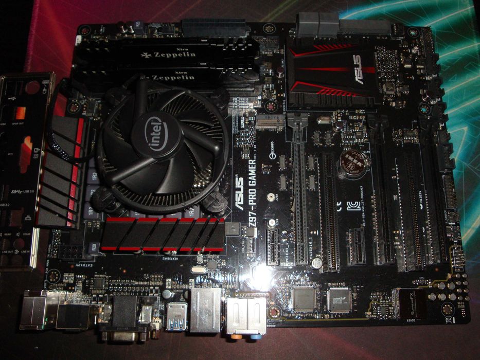 Kit asus Pro gamer Z97 black procesor i5 4590 3.7 Ghz 16GB ram ddr3