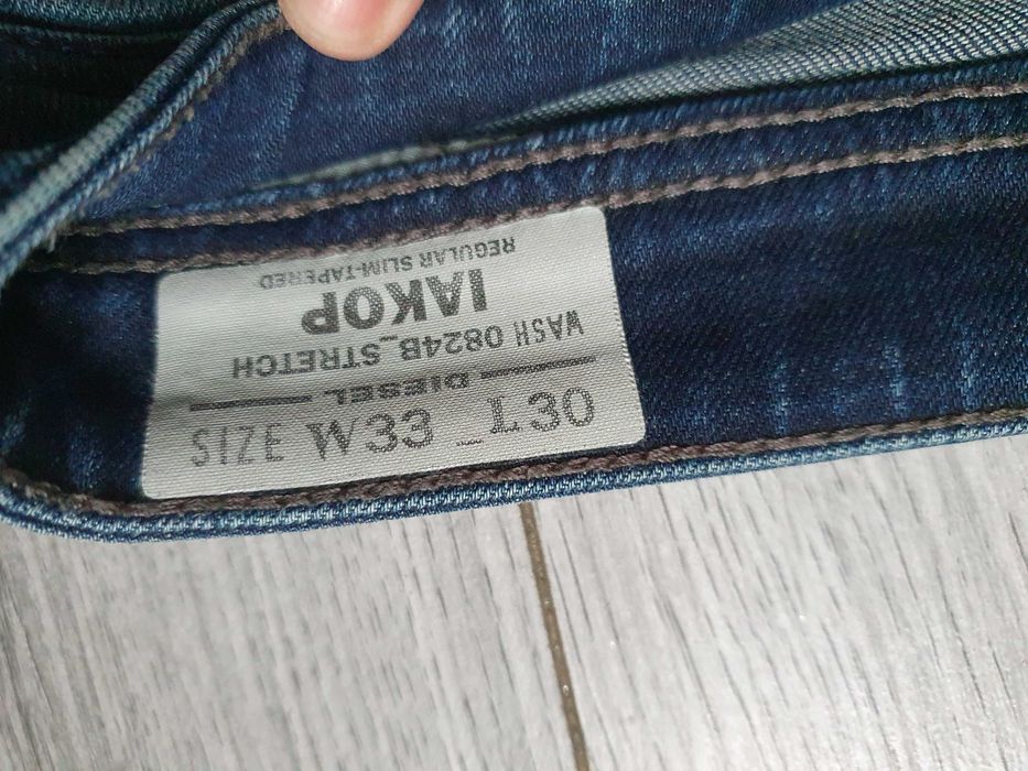 Blugi DIESEL "Iakop" Reg. Slim-Tapered - Marime W33 L30 (Talie 89 cm)