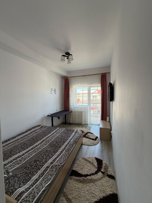 Inchiriez apartament