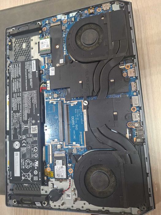 Lenovo LOQ 15IRX9 на запчасти или восстановление (без ОЗУ)