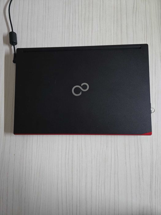 FUJITSU Lifebook Е554  15.6"