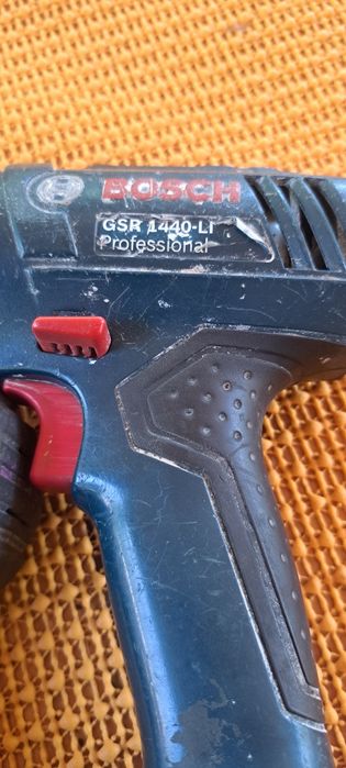 Винтоверт BOSCH 14.4V  2 БРОЯ