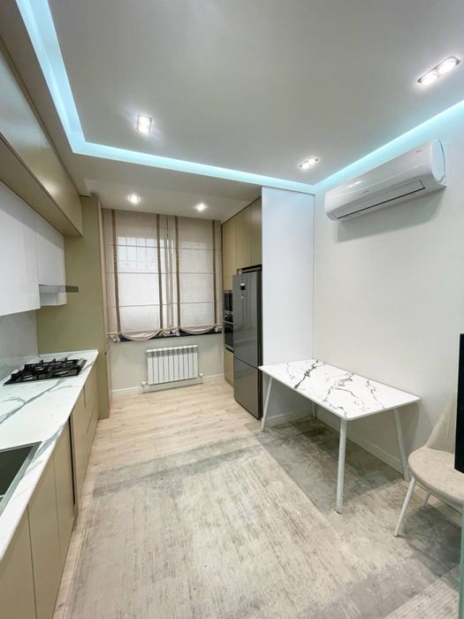 Продается квартира новостройка  ж/к E-ONE на против Piramit tower